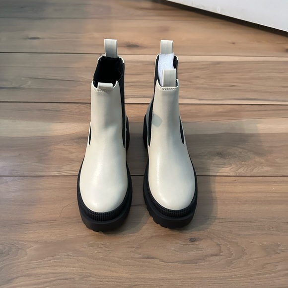 The Marie Chelsea bootie endured a comfortable slip on - Picture 2 of 3